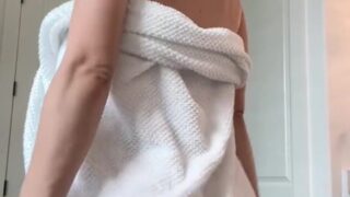 Natalie Roush After Shower Nude Leaked Onlyfans