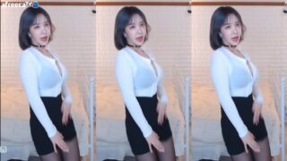 Korean BJ Winter charms with her beauty