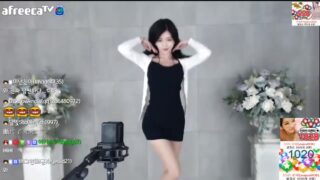 Korean BJ Ssonim dances to Babe – Hyuna