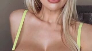 Sophie reade Nude Leaked Onlyfans Video 15