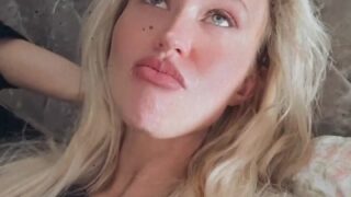 Sophie reade Nude Leaked Onlyfans Video 11